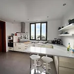 Casa Blanca - A Avec Piscine Privee Willa