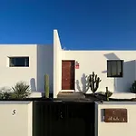 Casa Blanca - A Avec Piscine Privee Willa