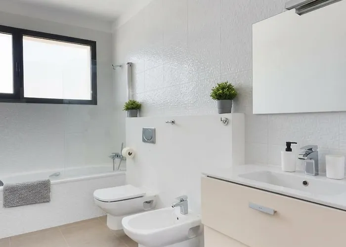 Casa Blanca - A Avec Piscine Privee Willa